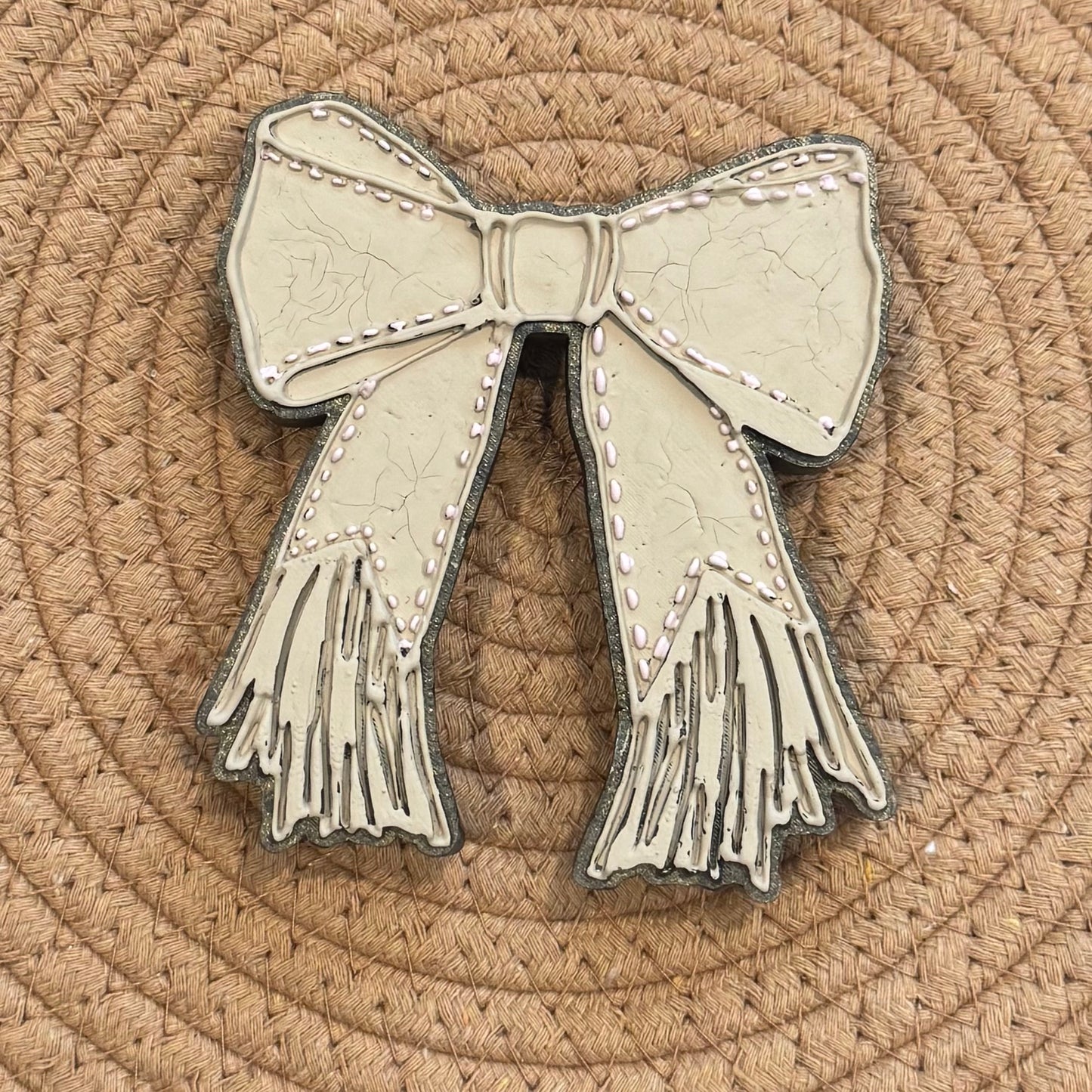 Fringed Bow