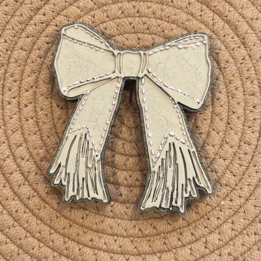 Fringed Bow
