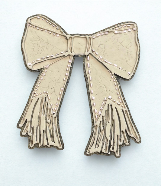 Fringed Bow